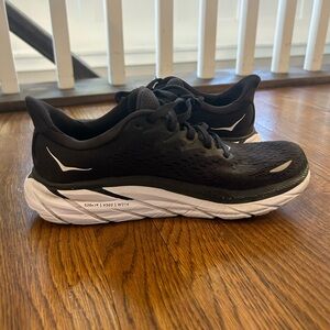Hoka Clifton 8